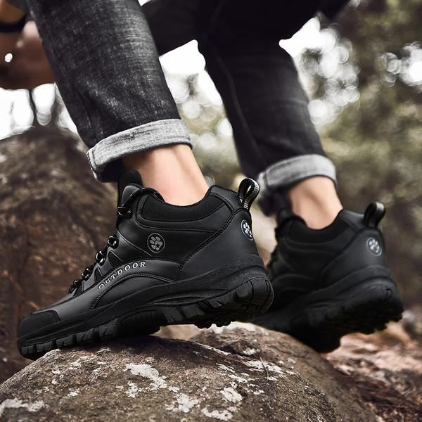 Paelte ja paksu krobelise tallaga meeste matkasaapad