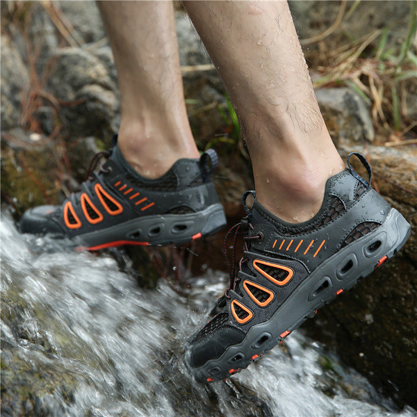 Paelte ja libisemiskindla tallaga matkasaapad