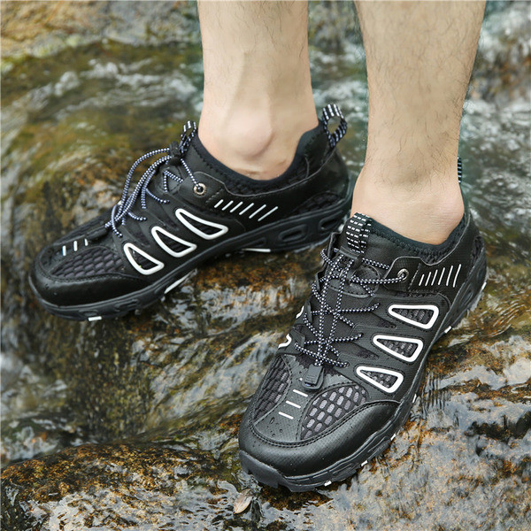 Paelte ja libisemiskindla tallaga matkasaapad