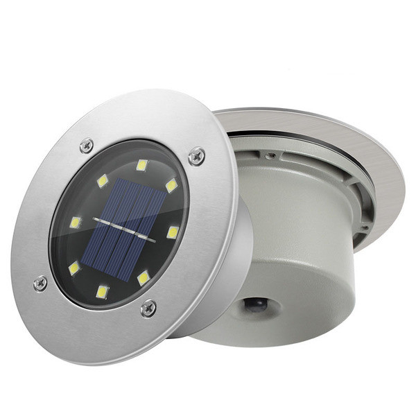 Veekindel päikeselamp aeda