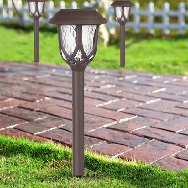 Dekoratiivne päikesevalgusti aeda