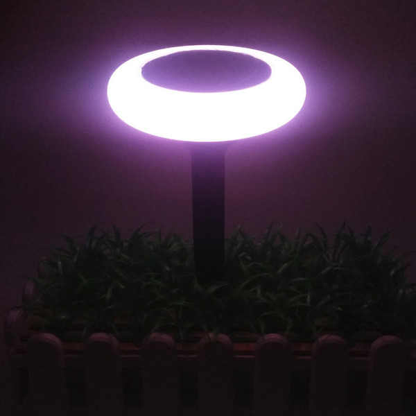 Saules ūdensnecaurlaidīga dārza lampa - vairākas gaismas