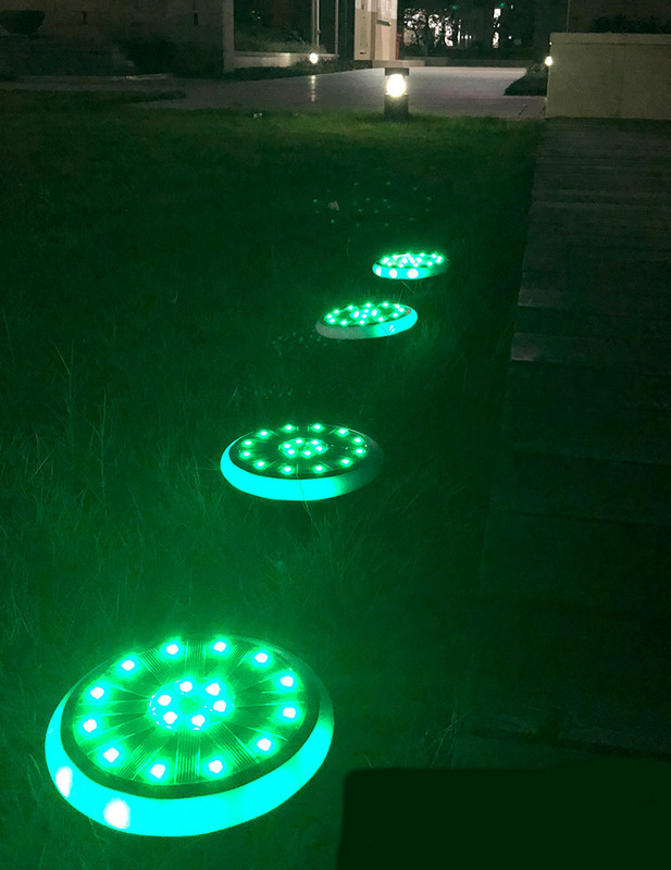 Ūdensizturīga saules lampa - dārzam