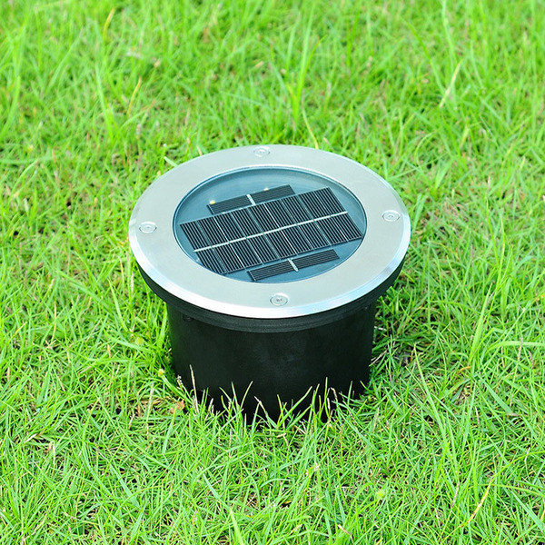 Saules ūdensnecaurlaidīga dārza lampa