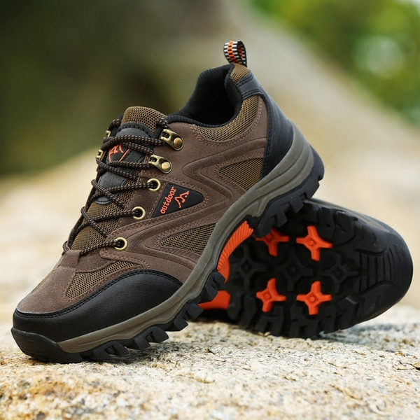 Rudenim un ziemai piemēroti pārgājienu zābaki ar šņorēm un biezām zolēm