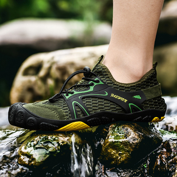 UUS võrgu ja paeltega matkasaabaste mudel