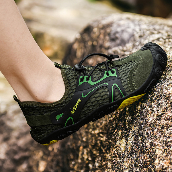 UUS võrgu ja paeltega matkasaabaste mudel