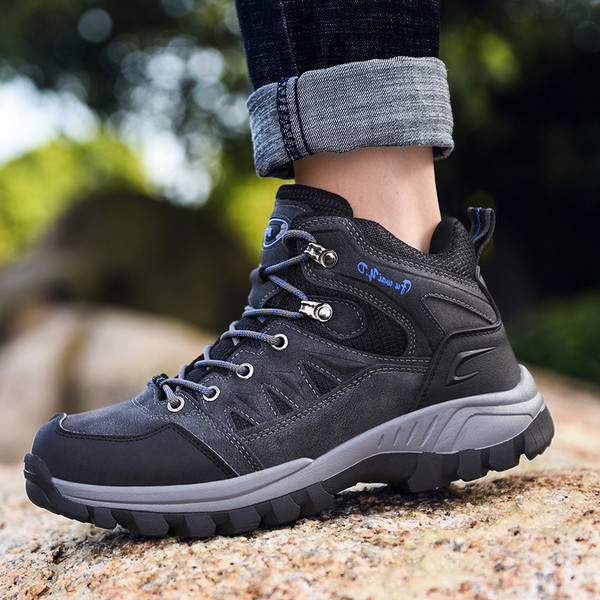 Férfi túrabakancs fűzővel, egyenes talppal