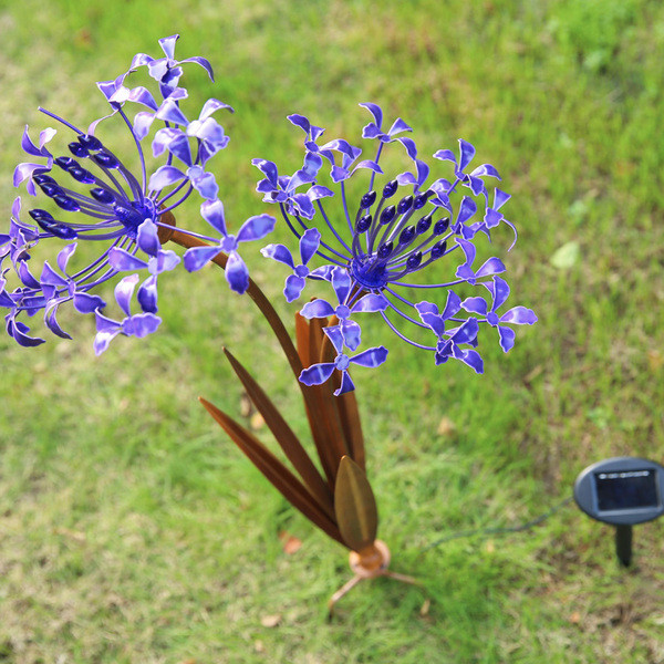 Saules lampa dārzam - puķe