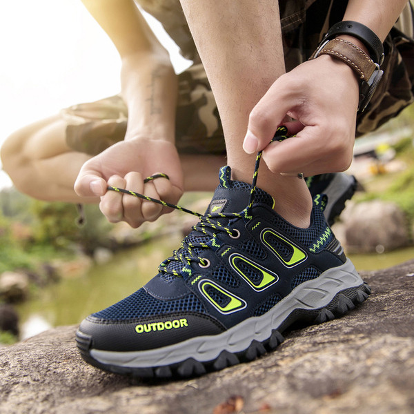 Paelte ja kirjaga meeste matkasaapad