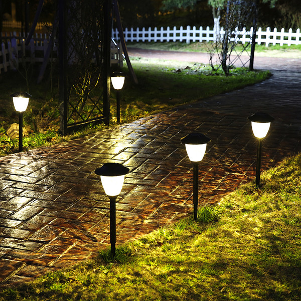 Roostevabast terasest päikeselamp