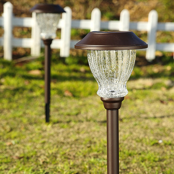 Saulės vandeniui atspari sodo lempa