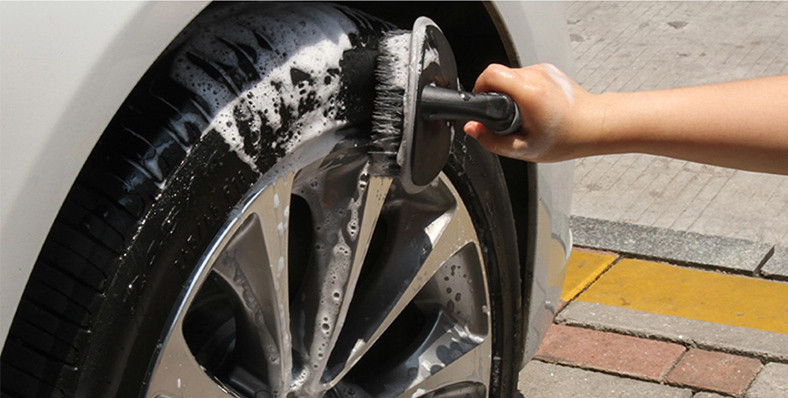 Spetsiaalne hari velgede puhastamiseks