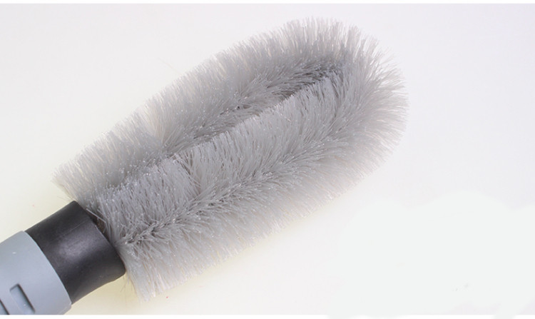 Šepetys automobilio ratams valyti