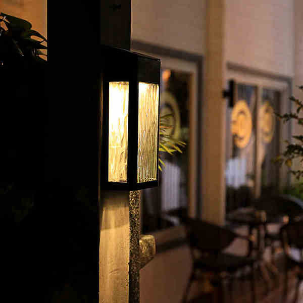 Vandeniui atspari LED sodo lempa