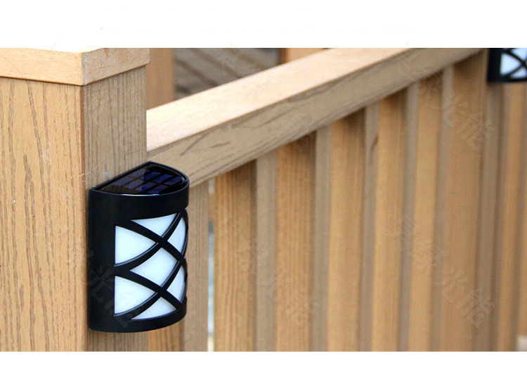 Ηλιακή λάμπα τοίχου-κήπου