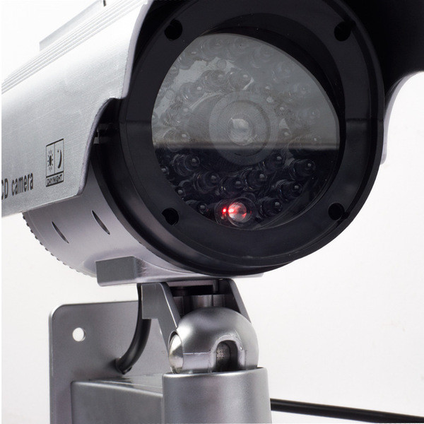 Имитация камера за наблюдение със слънчева батерия 