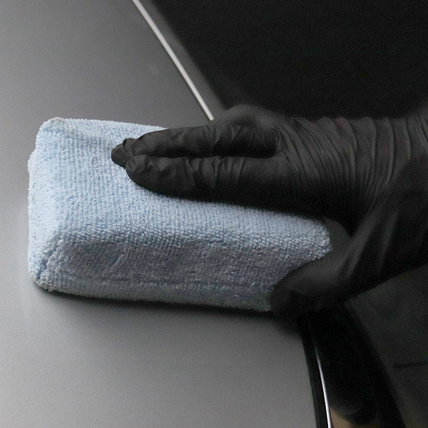 Mikropluošto kempinė automobilio valymui