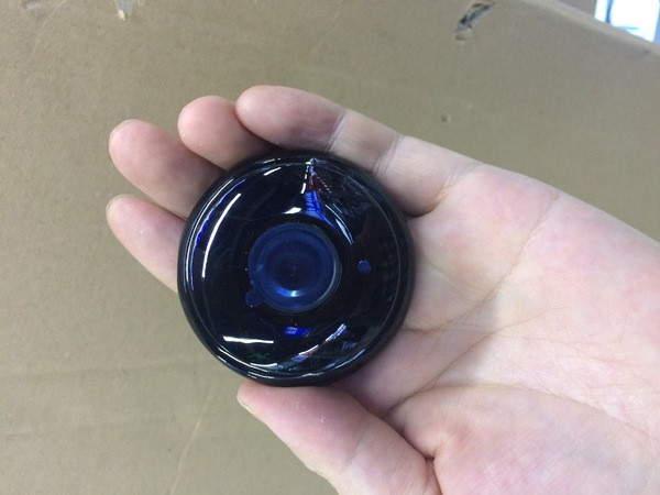 Bezvadu novērošanas kamera ar Wifi