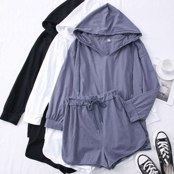 Uue mudeli naiste komplekt kaheosalistest lühikestest pükstest + pluus