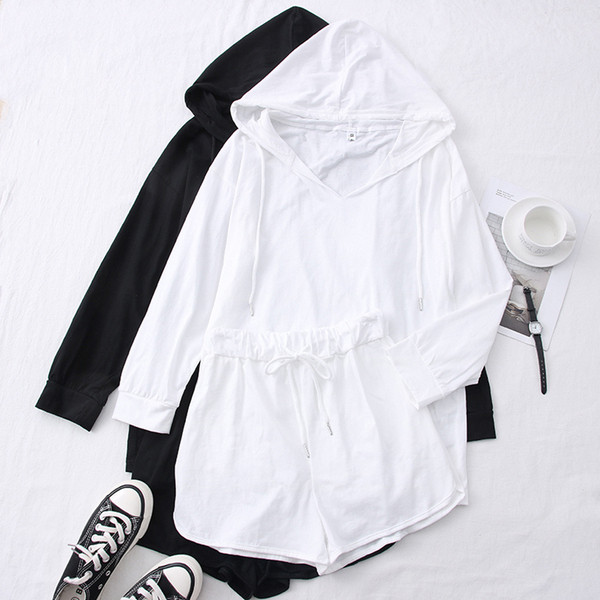 Uue mudeli naiste komplekt kaheosalistest lühikestest pükstest + pluus