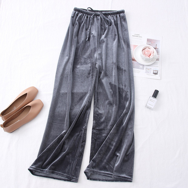 Jauns sieviešu samta bikšu modelis