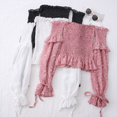 Moderna sieviešu blūze - ar atkailinātiem pleciem un ziedu rakstu