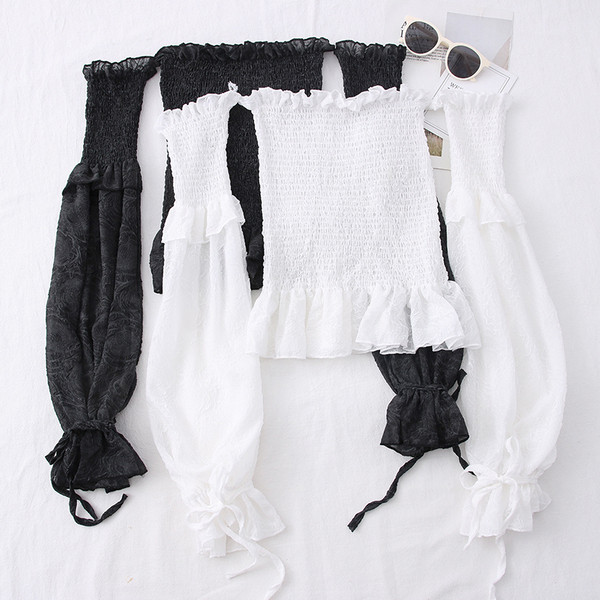 Moderna sieviešu blūze - ar atkailinātiem pleciem un ziedu rakstu