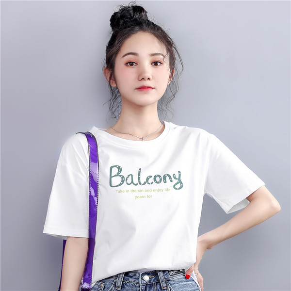 Sporta-gadījuma sieviešu t-krekls ar uzrakstu