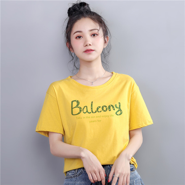 Sporta-gadījuma sieviešu t-krekls ar uzrakstu