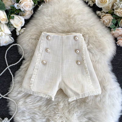 Stílusos női rövidnadrág magas derékkal és gyöngyökkel