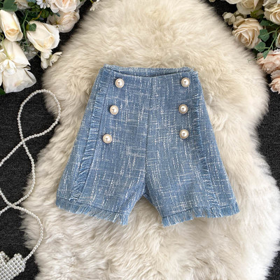 Stílusos női rövidnadrág magas derékkal és gyöngyökkel