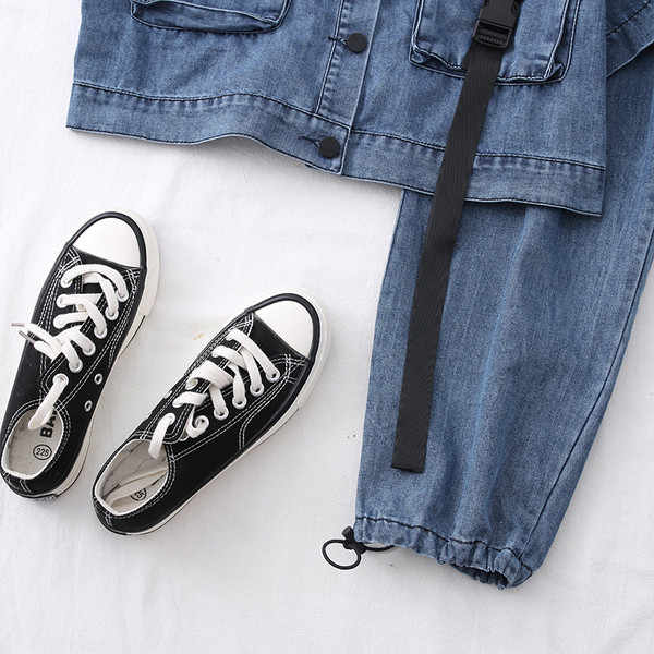 Novi model ženskog traper kompleta iz dva dijela