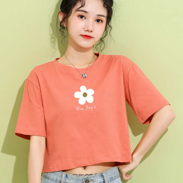 Lilleaplikatsiooniga vabaaja naiste T-särk