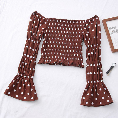 Moderna sieviešu blūze ar laivas kakla izgriezumu un lotosa piedurknēm