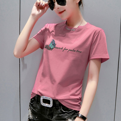 Naiste sportlik vabaaja t-särk aplikatsiooni ja pealdisega