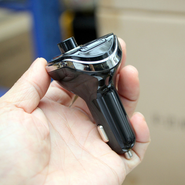 Automobilinis siųstuvas su Bluetooth, FM kortele, mp3, aux tinkamas telefono skambučiams