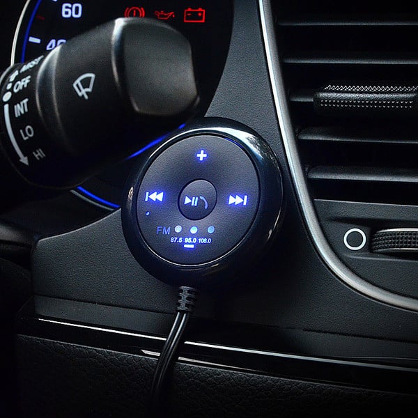 Transmițător auto în formă rotundă cu MP3 player, Bluetooth, cablu AUX