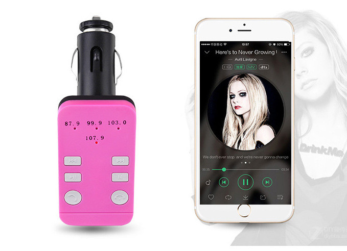 Autós adó Bluetooth és FM funkcióval