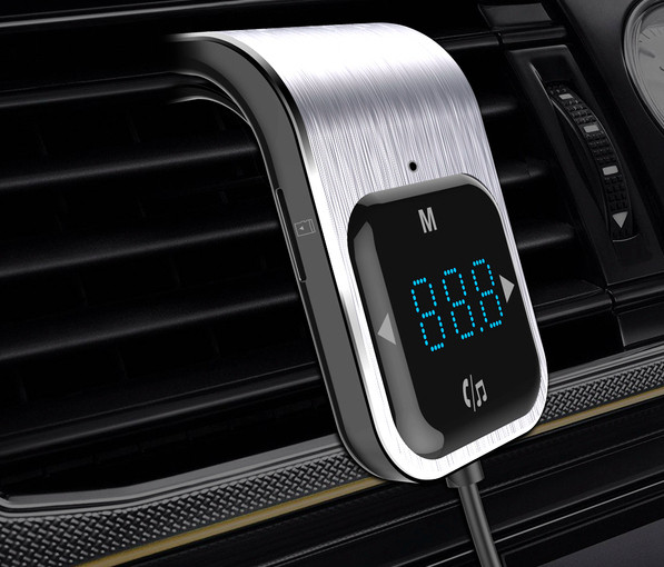 MP3 autosaatja puutetundliku LED-ekraaniga ja käed-vabad