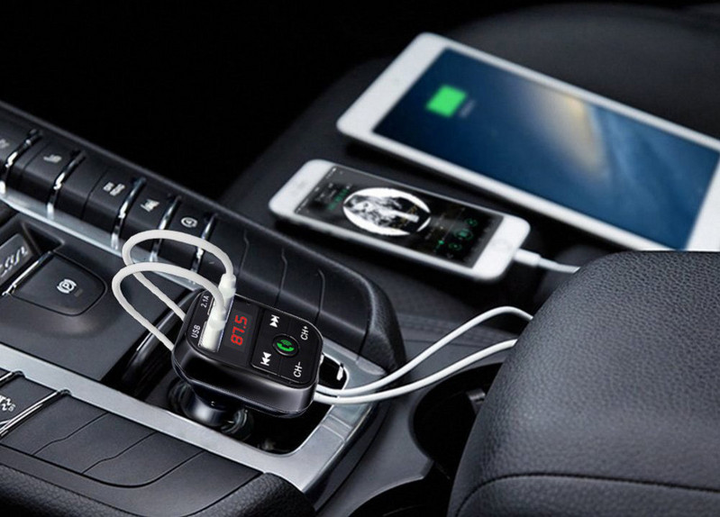 Autós adó Bluetooth-szal és kihangosítóval