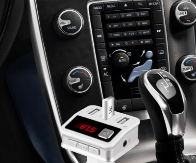 MP3 automašīnas raidītājs ar USB portu, Bluetooth un brīvroku sistēmu