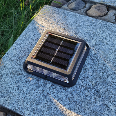 Слънчева водоустойчива лампа подходяща за двор 
