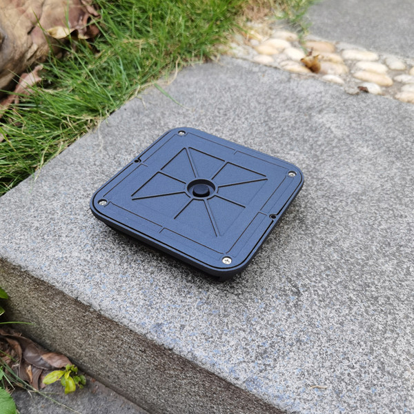 Napelemes vízálló lámpa udvarra is alkalmas