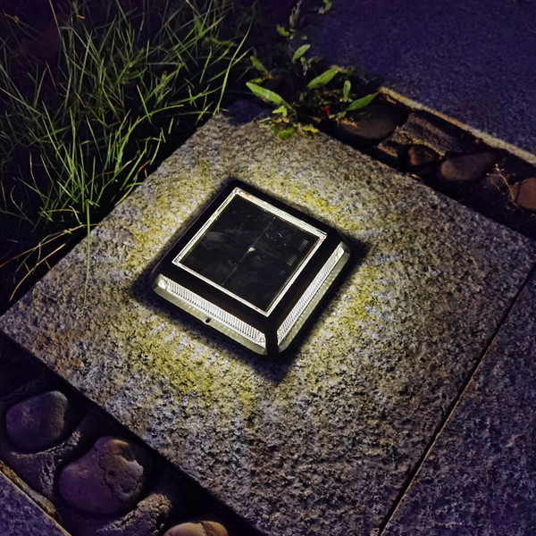 Napelemes vízálló lámpa udvarra is alkalmas