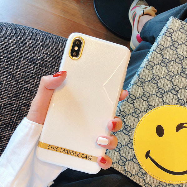 Valge silikoonümbris iPhone X / XS jaoks