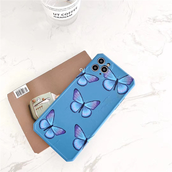 Tok iPhone 11 Pro Max készülékhez pillangókkal