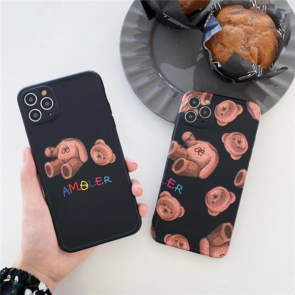 iPhone 11 Pro Max tok mackóval - két modell