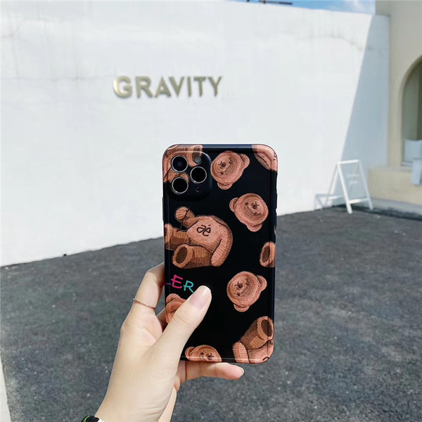 iPhone 11 Pro Max tok mackóval - két modell