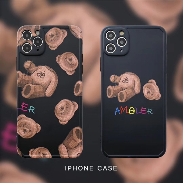 iPhone 11 Pro Max tok mackóval - két modell